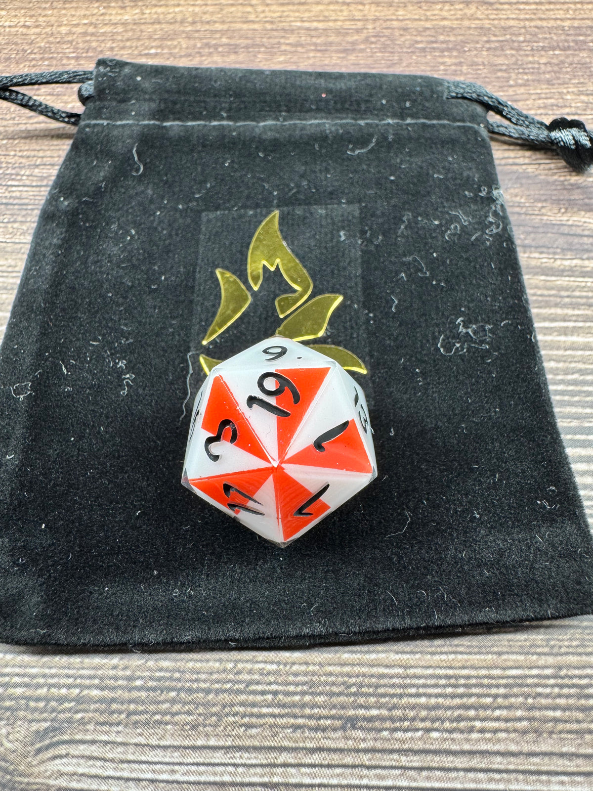 Single D20 - Umbrella Logo